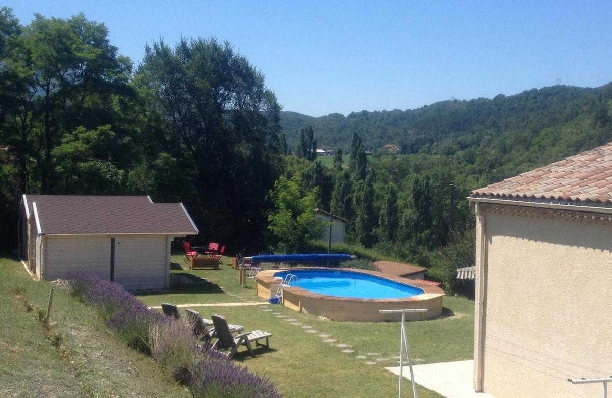 Maison De Vacances Avec Ses Petits Chalets Aouste-sur-Sye Exteriör bild